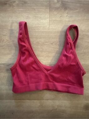 Colsie Ribbed V-Neck Bralette in Deep Rose